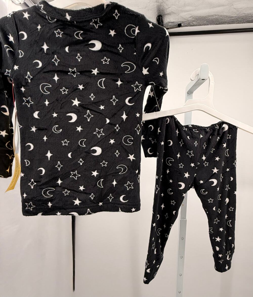 Cat & Jack Snuggly Soft Moon & Stars Pajama Set 2T Black NWT